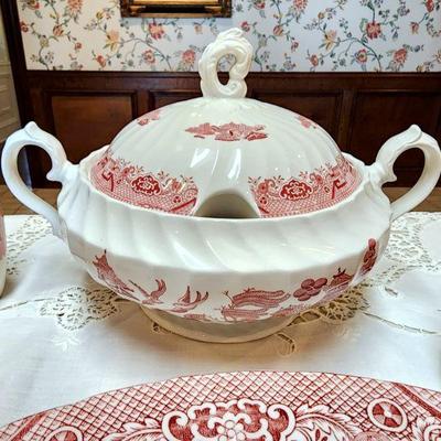Lot 33 - Churchill Pink Willow Dishes 