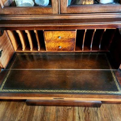 Lot 16 - Saginaw Mahogany Breakfront Cabinet 