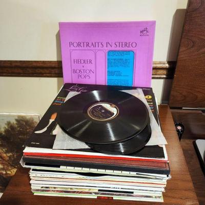 Lot 79 - RCA Victor New Vista Victrola Console Stereo 