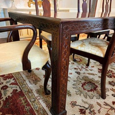 Lot 1 - Henredon "Folio Fourteen" Dining Table & Chairs 