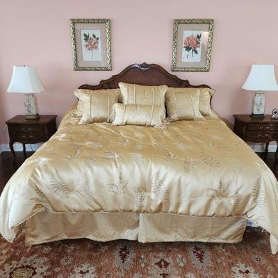 Lot 37 - Thomasville "Camille" King Bedroom Set 
