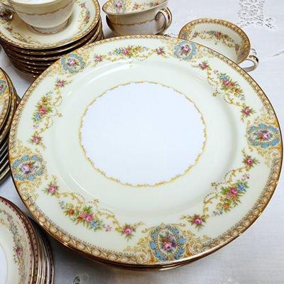 Lot 32 - Noritake + Meito Floral China 