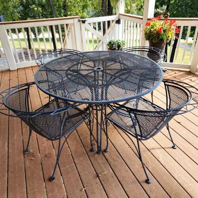 Lot 106 - Vintage Meadowcraft "All Weather" Iron Table & Chairs 