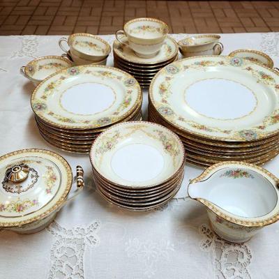 Lot 32 - Noritake + Meito Floral China 