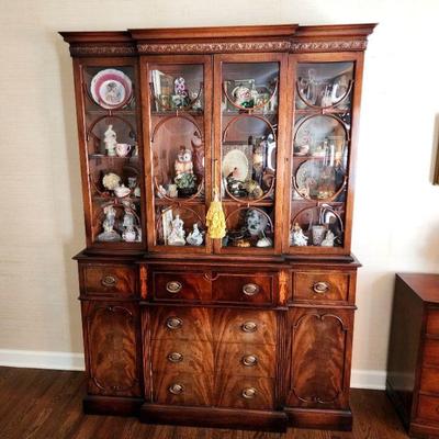 Lot 16 - Saginaw Mahogany Breakfront Cabinet 