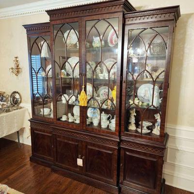 Lot 2 - Henredon "Folio Fourteen" Lighted Breakfront Cabinet 