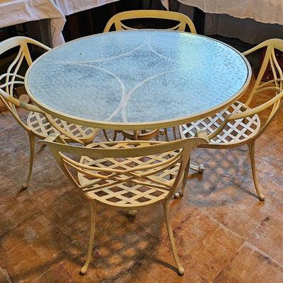 Brown-Jordan patio table & chairs.