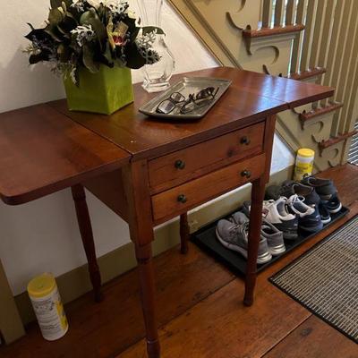 Drop leaf 2 drawer work table