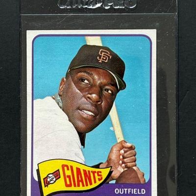 965 Topps #176: Willie McCovey. Elected to the HOF in 1986. Played 19 0f 22 years with the SF Giants.  He was the 1959 NL Rookie of the...