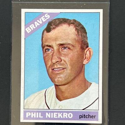 Braves Pitcher Phill Niekro card