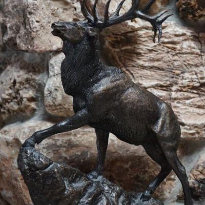 Head in High Bronze of elk 