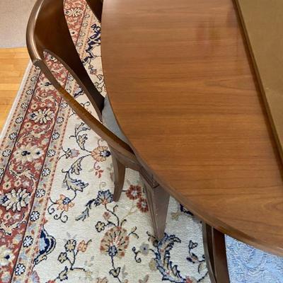 Table with 10 chairs