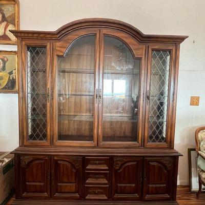 AAT066- Beautiful Wooden China Cabinet