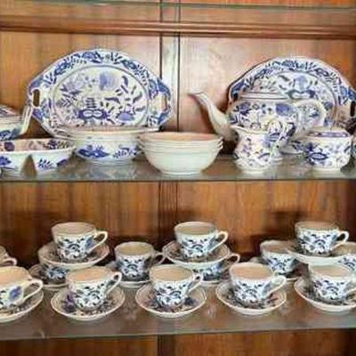 AAT023 Blue Onion Pattern Porcelain Dish Set