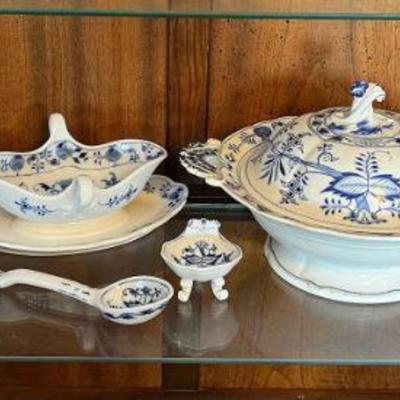 AAT040 Blue Onion Meissen Germany China Set