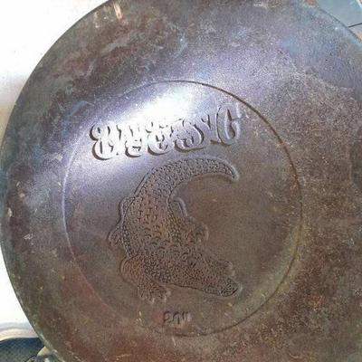 Bay Classic cast iron pan