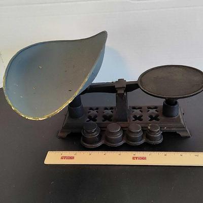 Vintage Cast-Iron Balance Scale