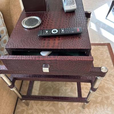 crocodile embodied end table