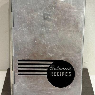 1933 Pillsbury Tin Recipe book 