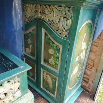 Tv or clothes armoire (top piece)