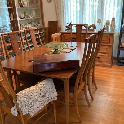 MCM dining table with 6 chairs & 3 leaves..