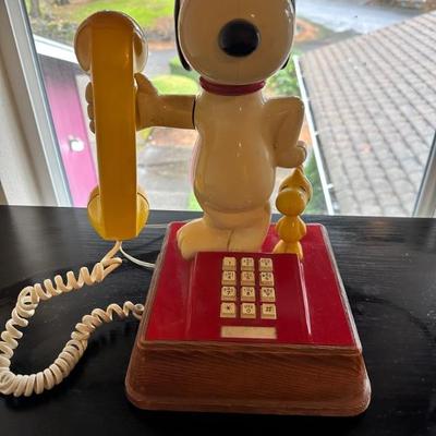 VINTAGE Snoopy Phone