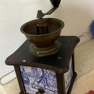 Delft coffee grinder