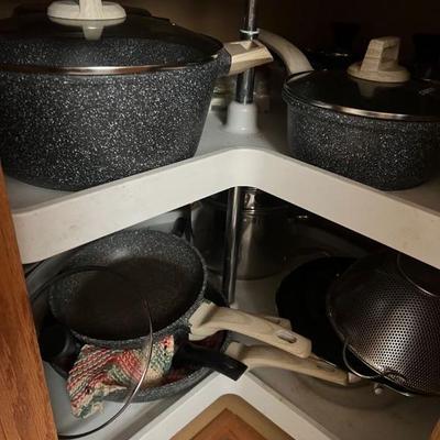 Non-stick graniteware cookware set