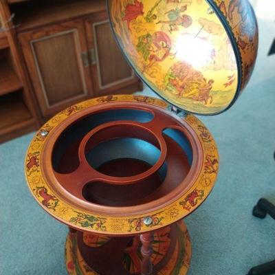 Open globe mini bar