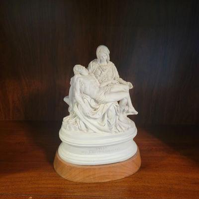 "PIETA"
Michel Angelo
9x11