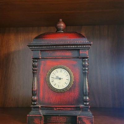 Table top clock
8.5x5.5x15