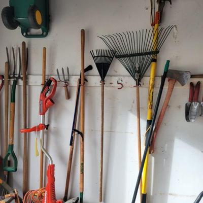 Hand garden tools
