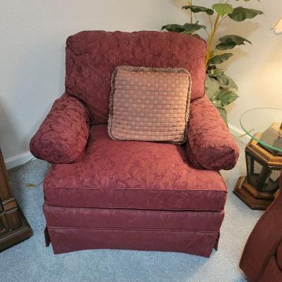 Thomasville swivel arm chair