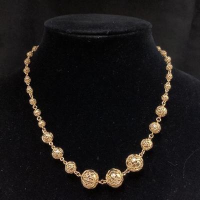KIHE111 18k Yellow Gold, Filigree Spheres, Chain	Gorgeous vintage gold necklace. Three different size spheres. Chain weighs approximately...