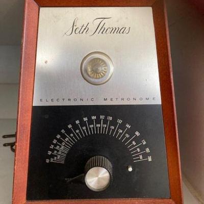 Vintage Seth Thomas electric metronome
