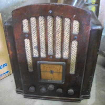 Vintage GE Radio