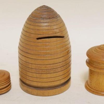 1137	TREENWARE GROUP OF ASSORTED SMALL COVERED BOXES & BEHIVE BANK, TALLEST APPROXIMATELY 4 IN, HIVE HAS A CRACK

