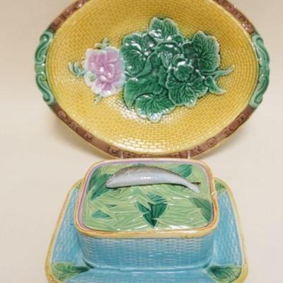 1218	MAJOLICA LARGE OVAL DAILY BREAD PLATE & COVERED DISH W/FISH ON LID, REPAIR TO TOP EDGE, DISH APPROXIMATELY 11 IN X 13 IN
