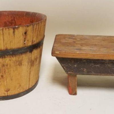 1112	COUNTRY SMALL WOOD PAIL & STOOL, PAIL APPROXIMATELY 12 IN X 9 IN HIGH
