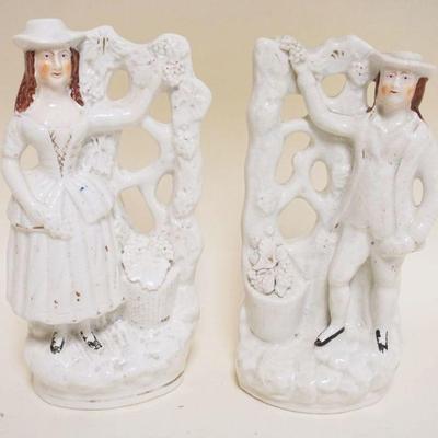 1040	PAIR OF STAFFORDSHIRE FIGURINES, APPROXIMATELY 8 IN HIGH
