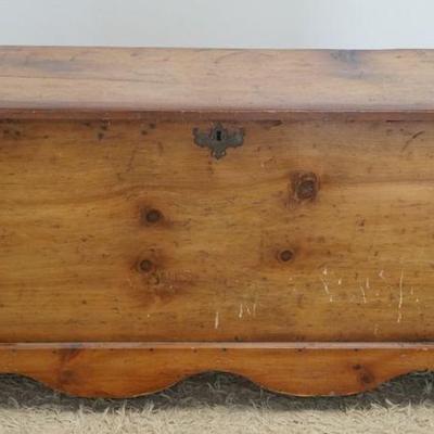 1285	ANTIQUE PINE BLANKET BOX WGLOVE BOX, APPROXIMATELY 36 IN X 18 IN X 24 IN HIGH
