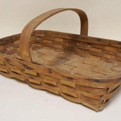 1108	SPLINT WOVEN GATHERING BASKET, APPROXIMATELY 21 IN X 13 IN X 9 IN HIGH
