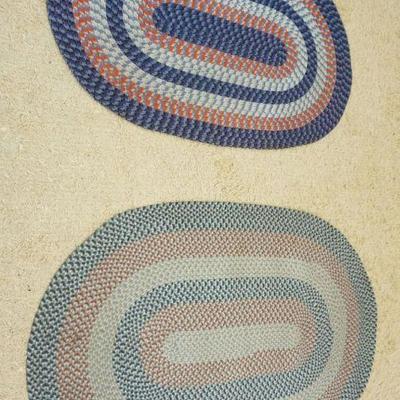 1321	2 OVAL HOOK RUGS, APPROXIMATELY 4 FT 1 IN X 6 FT
