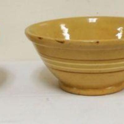 1308	LOT OF 3 YELLOWARE BANDED MIXING BOWLS, LARGEST APPROXIMATELY 10 IN X 5 IN
