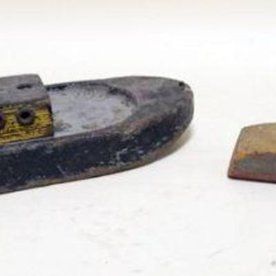 1133	LOT OF 2 WOOD TOY BOATS, TUG BOAT & BOAT WING GUN, LARGEST APPROXIMATELY 4 IN X 14 IN X 4 IN
