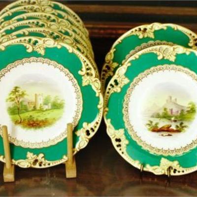 Lot 077  
Antique English Hand Painted Decorative Plates British Castles Landscape