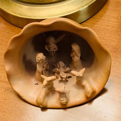 POTTERY NATIVITY SCENE