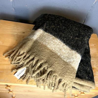 Amicale Alpaca, Wool, Mohair Blend Throw Blanket In Black & Tan - Retail $150