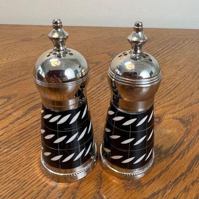 Black & White Salt & Pepper Shakers