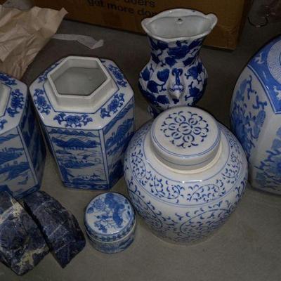 Vintage Chinese blue and white